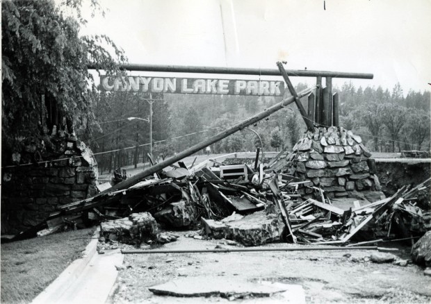 Scene1972flood021.jpg